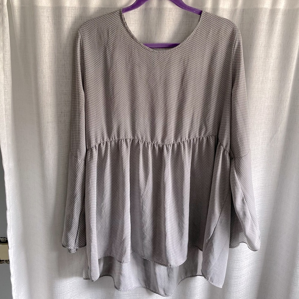 ☀️July sale☀️LOFT**gray blouse